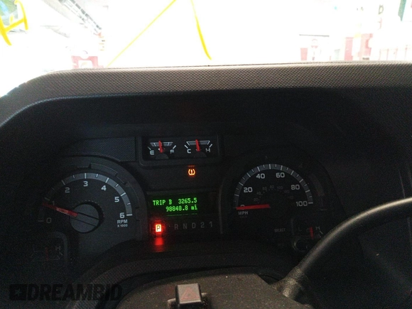 2013 Ford Econoline Cargo Commercial z VIN 1FTNE2EL2DDB26364, wystawiony jako IAAI lot #42854334 z przebiegiem 98 848 mil mil oraz . Historia ofert i sprzedaży dostępna na DreamBid. Obrazek 9.