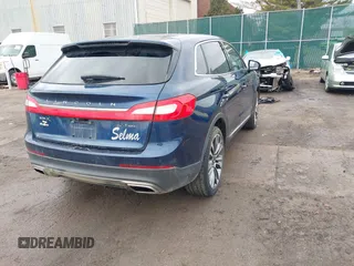 2017 Lincoln MKX Reserve z VIN 2LMPJ8LP2HBL45950, wystawiony jako IAAI lot #41179308 z przebiegiem 96 429 mil mil oraz . Historia ofert i sprzedaży dostępna na DreamBid. Obrazek 4.