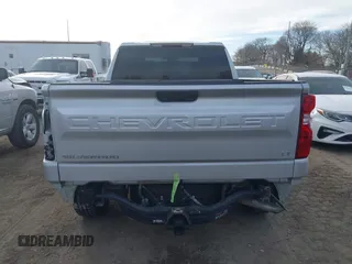 2020 Chevrolet Silverado 1500 LT with VIN 1GCRYDEKXLZ233126, listed as a IAAI auction lot 41607694 with 111,246 mi miles. Bid and sale history available at carsss.com. Image 17.