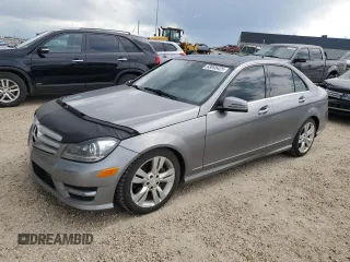 2012 Mercedes-Benz C 300 Sport z VIN WDDGF8BB9CA632381, wystawiony jako Copart lot #63055425 z przebiegiem 194 054 mil mil oraz Czysty tytuł • Clean title. Historia ofert i sprzedaży dostępna na DreamBid. Obrazek 1.