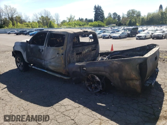 2017 Toyota Tacoma SR5 z VIN 3TMDZ5BN3HM033290, wystawiony jako Copart lot #55990995 z przebiegiem Nie podano mil oraz Szkoda całkowita • Salvage title. Historia ofert i sprzedaży dostępna na DreamBid. Obrazek 2.