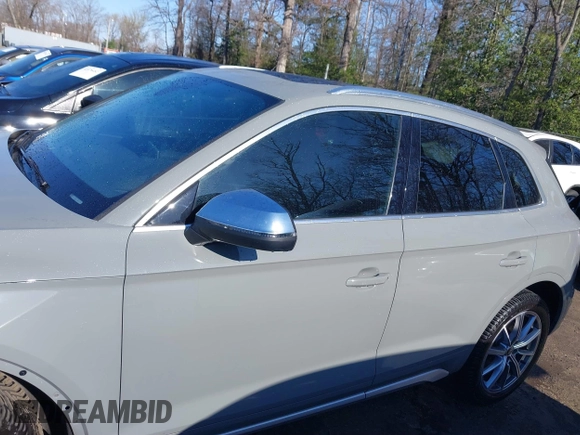2021 Audi SQ5 Premium Plus with VIN WA1B4AFYXM2026352, listed as a IAAI auction lot 41875342 with 86,474 mi miles. Bid and sale history available at carsss.com. Image 14.