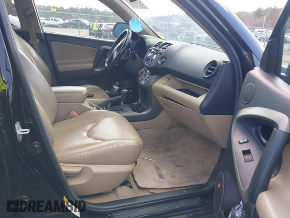 2011 Toyota RAV4 Ltd with VIN 2T3DF4DV0BW138388, listed as a IAAI auction lot 42062076 with 190,553 mi miles. Bid and sale history available at carsss.com. Image 5.
