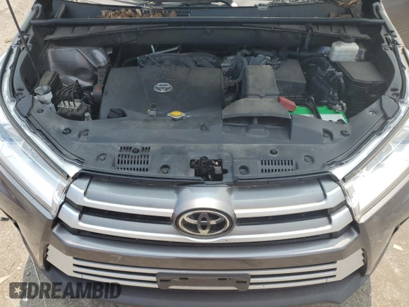 2017 Toyota Highlander XLE with VIN 5TDJZRFH4HS424771, listed as a Copart auction lot 59002205 with 36,895 mi miles and Salvage title. Bid and sale history available at DreamBid. Image 12.