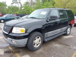 2003 Ford Expedition Special Service with VIN 1FMPU16L83LC08166, listed as a IAAI auction lot 42036745 with 198,948 mi miles. Bid and sale history available at carsss.com. Image 2.
