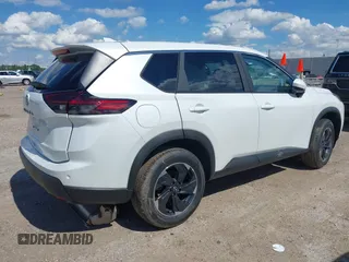 2025 Nissan Rogue SV with VIN 5N1BT3BA5SC828212, listed as a IAAI auction lot 42234352 with 1,256 mi miles and . Bid and sale history available at DreamBid. Image 4.