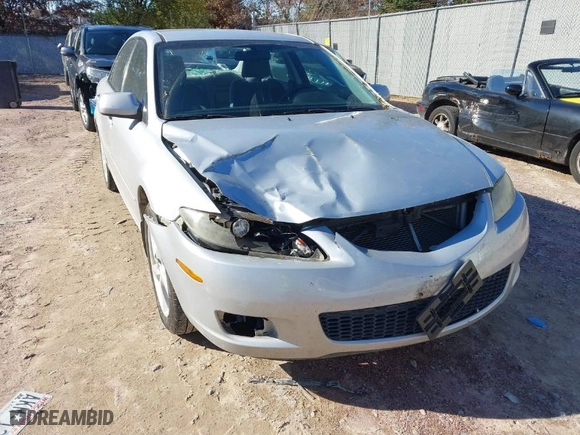 2006 Mazda Mazda6 Sport i with VIN 1YVHP80C265M15897, listed as a IAAI auction lot 40758698 with 181649 miles. Bid and sale history available at carsss.com. Image 6.
