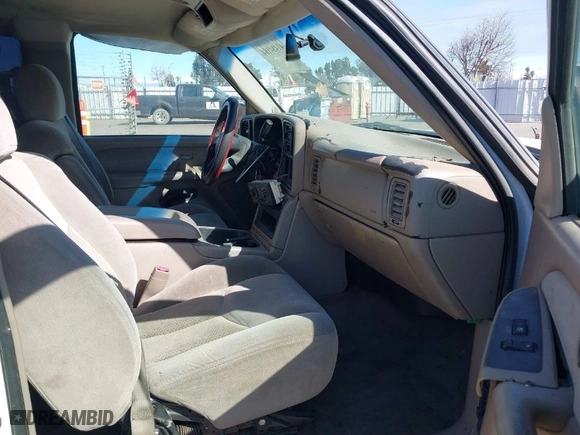 2003 Chevrolet Silverado 1500 LT with VIN 2GCEC19T831133145, listed as a IAAI auction lot 41484184 with 136,153 mi miles. Bid and sale history available at carsss.com. Image 5.