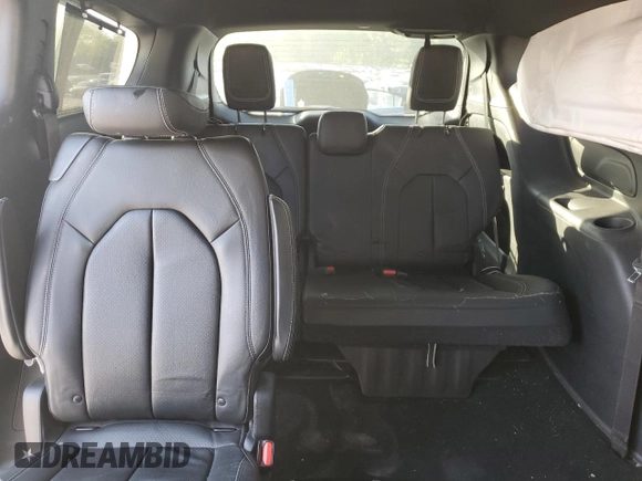 2018 Chrysler Pacifica Touring L with VIN 2C4RC1BG7JR332720, listed as a Copart auction lot 53940265 with 58,523 mi miles and Salvage Title. Bid and sale history available at DreamBid. Image 10.
