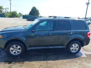 2009 Ford Escape Limited with VIN 1FMCU04739KB48262, listed as a IAAI auction lot 42564760 with 175,058 mi miles and . Bid and sale history available at DreamBid. Image 14.