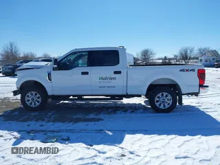 2021 Ford F-250 XL z VIN 1FT7W2B6XMEC73448, wystawiony jako IAAI lot #41631438 z przebiegiem 110 255 mil mil oraz . Historia ofert i sprzedaży dostępna na DreamBid. Obrazek 14.