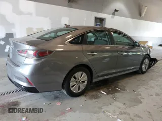 2018 Hyundai Sonata Hybrid SE with VIN KMHE24L33JA080110, listed as a Copart auction lot 61442173 with 43,398 mi miles. Bid and sale history available at carsss.com. Image 3.