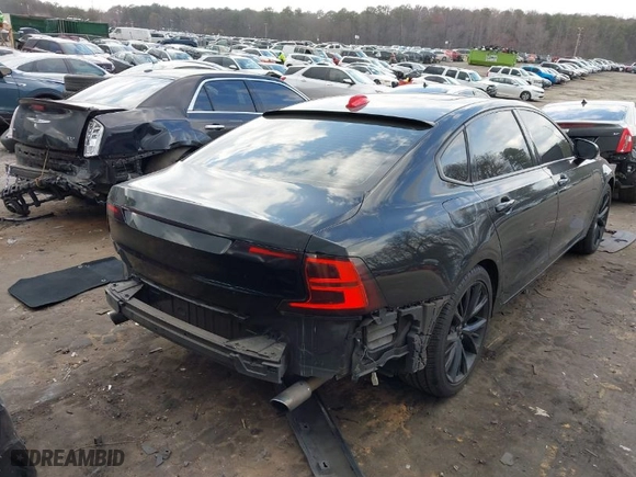 2018 Volvo S90 Momentum with VIN LVY982AK8JP005735, listed as a IAAI auction lot 41703970 with 98,080 mi miles. Bid and sale history available at carsss.com. Image 4.