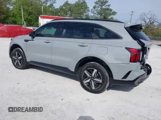 2023 Kia Sorento EX z VIN 5XYRH4LF9PG229689, wystawiony jako IAAI lot #41893442 z przebiegiem 17 906 mil mil oraz . Historia ofert i sprzedaży dostępna na DreamBid. Obrazek 3.