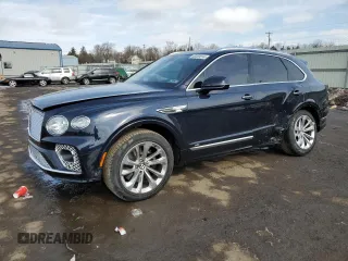 2022 Bentley Bentayga V8 z VIN SJAAM2ZV5NC016981, wystawiony jako Copart lot #43359514 z przebiegiem 8814 mil mil oraz . Historia ofert i sprzedaży dostępna na DreamBid. Obrazek 1.