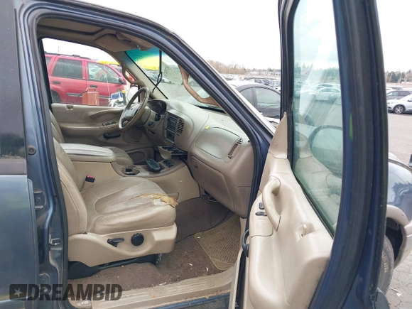 2000 Ford Expedition Eddie Bauer с VIN 1FMEU17L2YLB65800, выставлен на аукционе IAAI как лот 41755476 с пробегом Не указан миль и . История ставок и продаж доступна на DreamBid. Изображение 5.