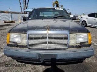 1992 Mercedes-Benz 300 E с VIN WDBEA30D2NB596584, выставлен на аукционе Copart как лот 61810125 с пробегом 134 906 миль миль и Чистый • Clean title. История ставок и продаж доступна на DreamBid. Изображение 5.