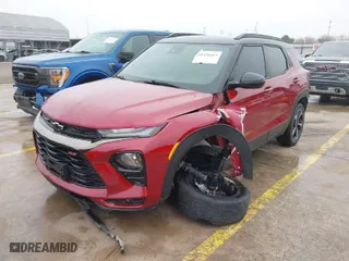 2021 Chevrolet TrailBlazer RS with VIN KL79MTSLXMB064381, listed as a IAAI auction lot 41431411 with 35,728 mi miles. Bid and sale history available at carsss.com. Image 2.