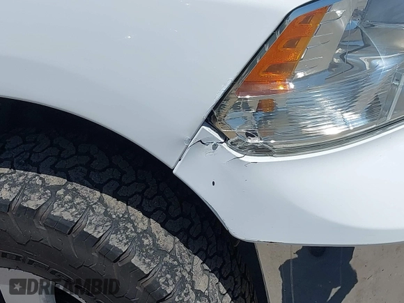2017 Ram 1500 SLT z VIN 1C6RR7GG5HS583441, wystawiony jako IAAI lot #42391078 z przebiegiem 129 043 mil mil oraz . Historia ofert i sprzedaży dostępna na DreamBid. Obrazek 19.