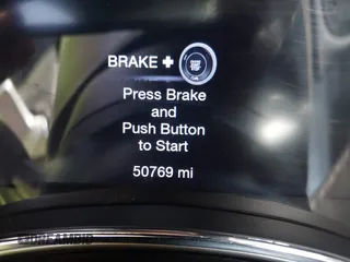 2019 Jeep Grand Cherokee Limited z VIN 1C4RJFBG6KC696561, wystawiony jako IAAI lot #42497444 z przebiegiem 50 769 mil mil oraz . Historia ofert i sprzedaży dostępna na DreamBid. Obrazek 7.