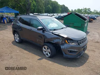 2019 Jeep Compass Altitude с VIN 3C4NJDBB1KT734970, выставлен на аукционе IAAI как лот 42483357 с пробегом 59 425 миль миль и . История ставок и продаж доступна на DreamBid. Изображение 1.