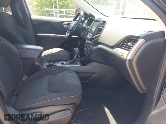 2016 Jeep Cherokee Latitude with VIN 1C4PJLCS8GW260180, listed as a IAAI auction lot 42649326 with 207,732 mi miles and . Bid and sale history available at DreamBid. Image 5.