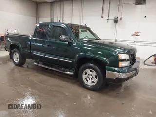 2007 Chevrolet Silverado 1500 LT2 with VIN 1GCEK19B97E120418, listed as a IAAI auction lot 41044613 with 120,062 mi miles. Bid and sale history available at carsss.com. Image 1.