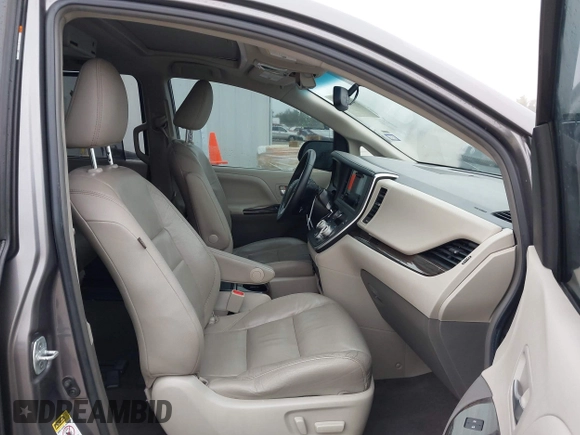 2017 Toyota Sienna XLE Auto Access Seat with VIN 5TDYZ3DC8HS776058, listed as a IAAI auction lot 41945909 with 138,899 mi miles. Bid and sale history available at carsss.com. Image 5.