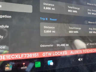 2020 Tesla Model 3 Performance z VIN 5YJ3E1ECXLF736151, wystawiony jako Copart lot #41789365 z przebiegiem 30 456 mil mil oraz Szkoda całkowita • Salvage title. Historia ofert i sprzedaży dostępna na DreamBid. Obrazek 9.