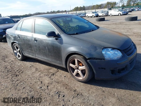 2008 Volkswagen Jetta SE z VIN 3VWRZ71K48M014558, wystawiony jako IAAI lot #41685615 z przebiegiem Nie podano mil oraz . Historia ofert i sprzedaży dostępna na DreamBid. Obrazek 1.