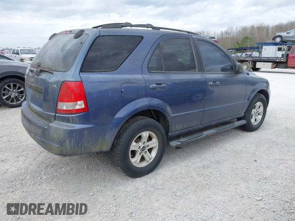 2004 Kia Sorento LX with VIN KNDJC733545221418, listed as a IAAI auction lot 41842215 with 129,177 mi miles. Bid and sale history available at carsss.com. Image 4.