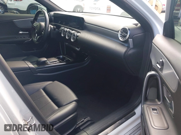2022 Mercedes-Benz A 220 with VIN W1K3G4EB0NJ338614, listed as a IAAI auction lot 41709933 with 207,910 mi miles and . Bid and sale history available at DreamBid. Image 5.