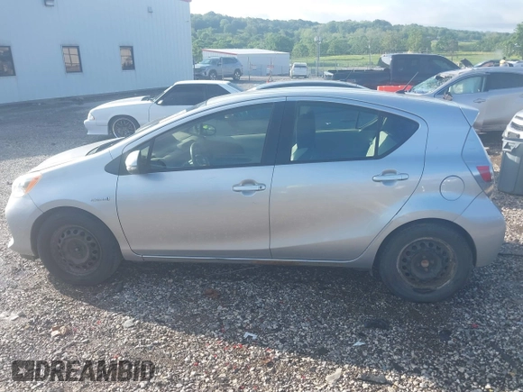 2014 Toyota Prius One z VIN JTDKDTB31E1563677, wystawiony jako IAAI lot #42134898 z przebiegiem 233 201 mil mil oraz . Historia ofert i sprzedaży dostępna na DreamBid. Obrazek 15.