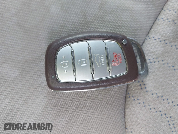 2016 Hyundai Sonata Hybrid SE with VIN KMHE24L15GA039176, listed as a IAAI auction lot 42135751 with 135,592 mi miles. Bid and sale history available at carsss.com. Image 11.
