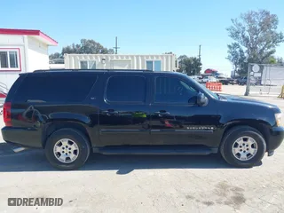 2007 Chevrolet Suburban LT with VIN 3GNFC16J07G243215, listed as a IAAI auction lot 41631673 with 200,990 mi miles. Bid and sale history available at carsss.com. Image 14.