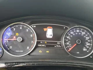 2017 Volkswagen Touareg Wolfsburg Edition z VIN WVGRF7BPXHD006302, wystawiony jako Copart lot #44783475 z przebiegiem 138 244 mil mil oraz Czysty tytuł • Clean title. Historia ofert i sprzedaży dostępna na DreamBid. Obrazek 9.