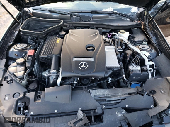 2020 Mercedes-Benz SLC 300 z VIN W1KPK3JA7LF171157, wystawiony jako Copart lot #83157894 z przebiegiem Nie podano mil oraz Szkody całkowita. Historia ofert i sprzedaży dostępna na DreamBid. Obrazek 11.