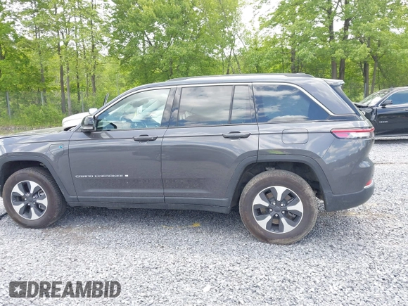 2023 Jeep Grand Cherokee с VIN 1C4RJYB68PC665709, выставлен на аукционе IAAI как лот 42342258 с пробегом 12 034 миль миль и . История ставок и продаж доступна на DreamBid. Изображение 14.