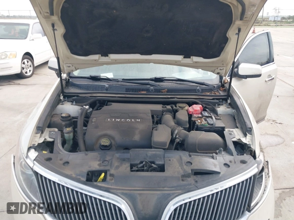 2015 Lincoln MKS with VIN 1LNHL9DKXFG607951, listed as a IAAI auction lot 40807752 with 207,097 mi miles. Bid and sale history available at carsss.com. Image 10.