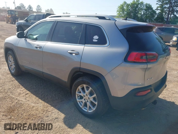 2016 Jeep Cherokee Latitude with VIN 1C4PJMCB3GW231806, listed as a IAAI auction lot 41997517 with 170,188 mi miles and . Bid and sale history available at carsss.com. Image 3.