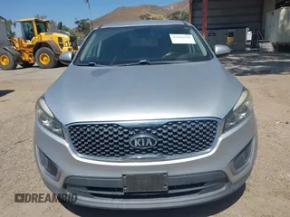2017 Kia Sorento LX z VIN 5XYPG4A32HG210423, wystawiony jako IAAI lot #42283318 z przebiegiem 135 063 mil mil oraz . Historia ofert i sprzedaży dostępna na DreamBid. Obrazek 12.