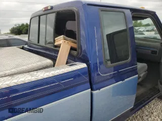 1996 Ford F-250 z VIN 1FTHX26F0TEA10475, wystawiony jako Copart lot #53327235 z przebiegiem 307 273 mil mil oraz Szkoda całkowita • Salvage title. Historia ofert i sprzedaży dostępna na DreamBid. Obrazek 11.