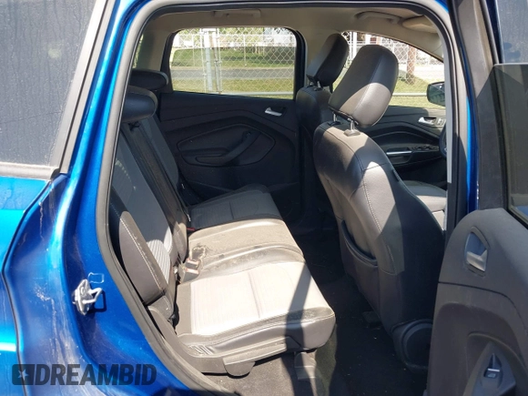 2019 Ford Escape SE with VIN 1FMCU0GD1KUB00318, listed as a IAAI auction lot 42059468 with 1 mi miles. Bid and sale history available at carsss.com. Image 8.