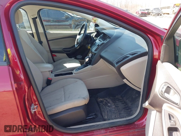 2015 Ford Focus SE with VIN 1FADP3F25FL273973, listed as a IAAI auction lot 41801026 with 138,482 mi miles. Bid and sale history available at carsss.com. Image 5.