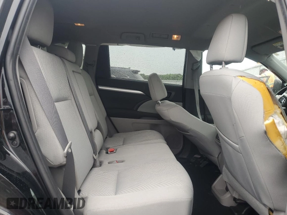 2019 Toyota Highlander LE z VIN 5TDBZRFH4KS701267, wystawiony jako Copart lot #58402555 z przebiegiem 107 147 mil mil oraz Szkoda całkowita • Salvage title. Historia ofert i sprzedaży dostępna na DreamBid. Obrazek 11.
