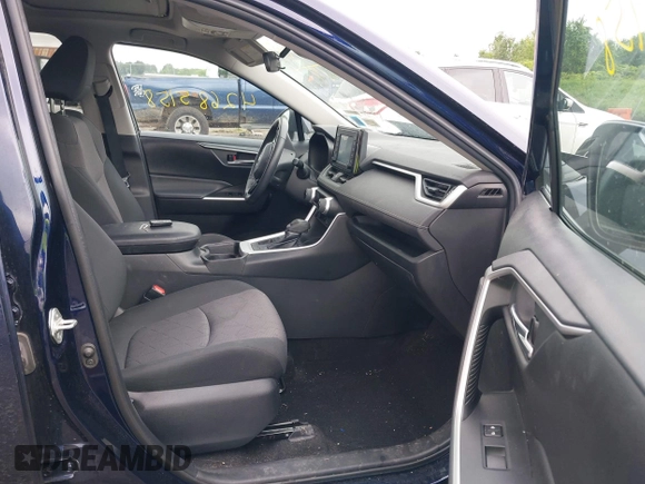 2019 Toyota RAV4 XLE with VIN 2T3P1RFVXKC057616, listed as a IAAI auction lot 42685158 with 148,661 mi miles and . Bid and sale history available at DreamBid. Image 5.