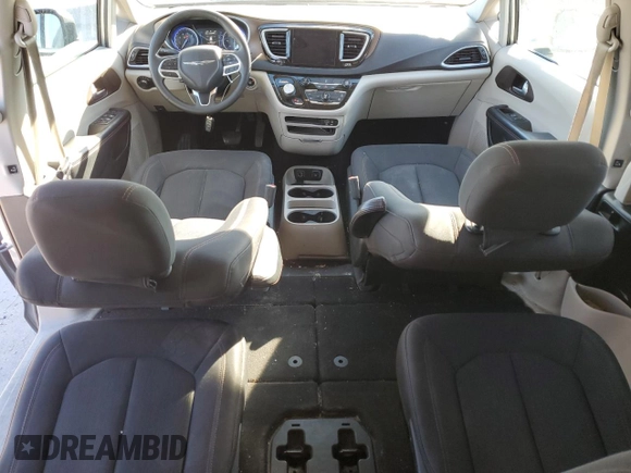 2017 Chrysler Pacifica Touring with VIN 2C4RC1DG9HR668277, listed as a Copart auction lot 87424464 with 171,515 mi miles and Salvage Title. Bid and sale history available at DreamBid. Image 8.