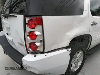 2013 GMC Yukon SLT with VIN 1GKS2CE09DR238626, listed as a IAAI auction lot 41758168 with 170,371 mi miles. Bid and sale history available at carsss.com. Image 6.