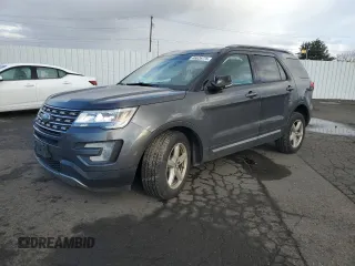 2017 Ford Explorer XLT with VIN 1FM5K8D87HGE12879, listed as a Copart auction lot 46626775 with 121,654 mi miles and Salvage Title. Bid and sale history available at carsss.com. Image 1.