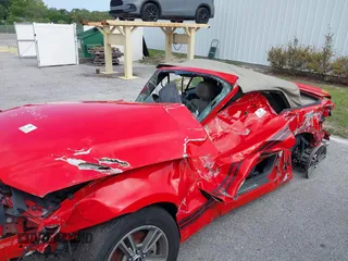 2013 Ford Mustang V6 с VIN 1ZVBP8EM9D5239745, выставлен на аукционе IAAI как лот 27432615 с пробегом Не указан миль и . История ставок и продаж доступна на DreamBid. Изображение 6.